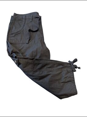 St. John's Bay Black Cargo Capri Pants Gorpcore Women’s Size 8